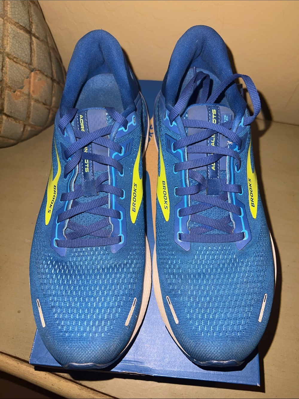 Brooks Men's Blue and Yellow Training Shoes Size 12 Excellent condition